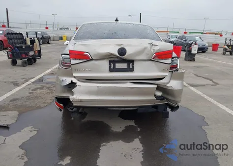 2015 Volkswagen Jetta 1.8T Sel z USA, uszkodzony, nr VIN 3VWL17AJ8FM313925